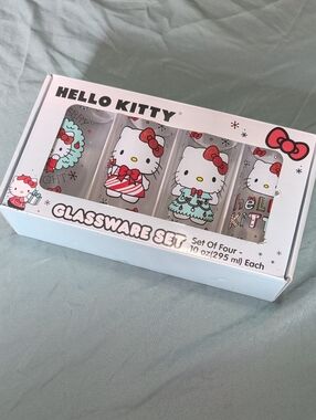 NEW Hello Kitty Glassware Set (Set of 4) *BINJ